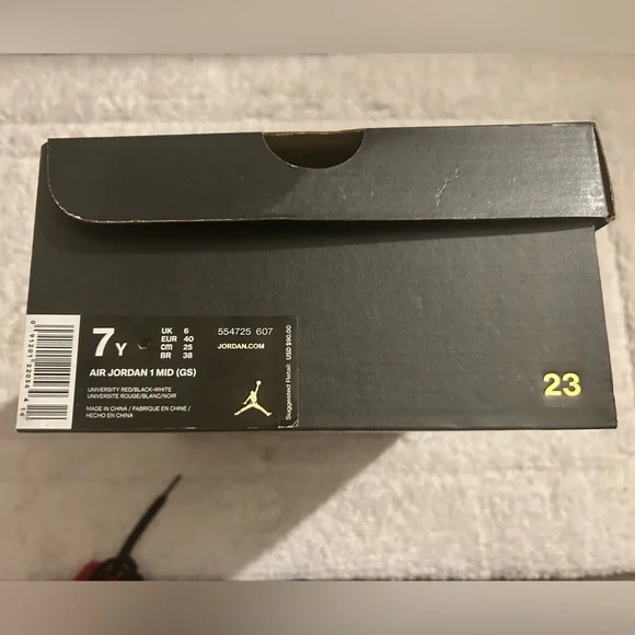 Big Kids/Youth Air Jordan 1s - Picture 6 of 6